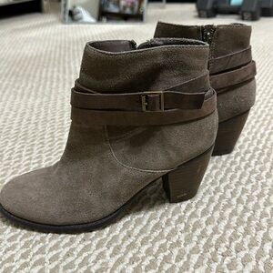 STEVE MADDEN Booties